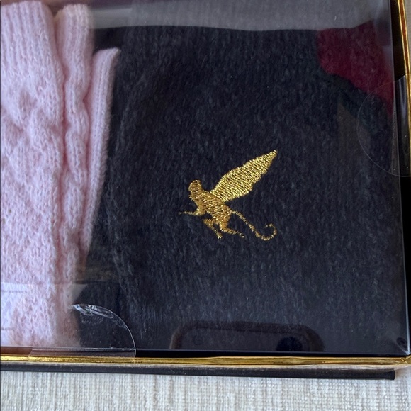 Wicked x Paul Tazewell Embroidered Crew Socks - Glinda/Elphaba 2 pack - Picture 5 of 6